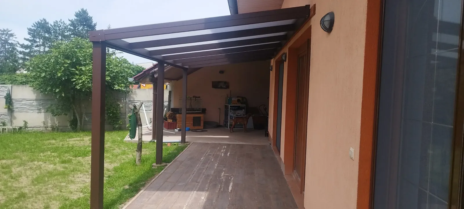 Hliníková pergola, Láb