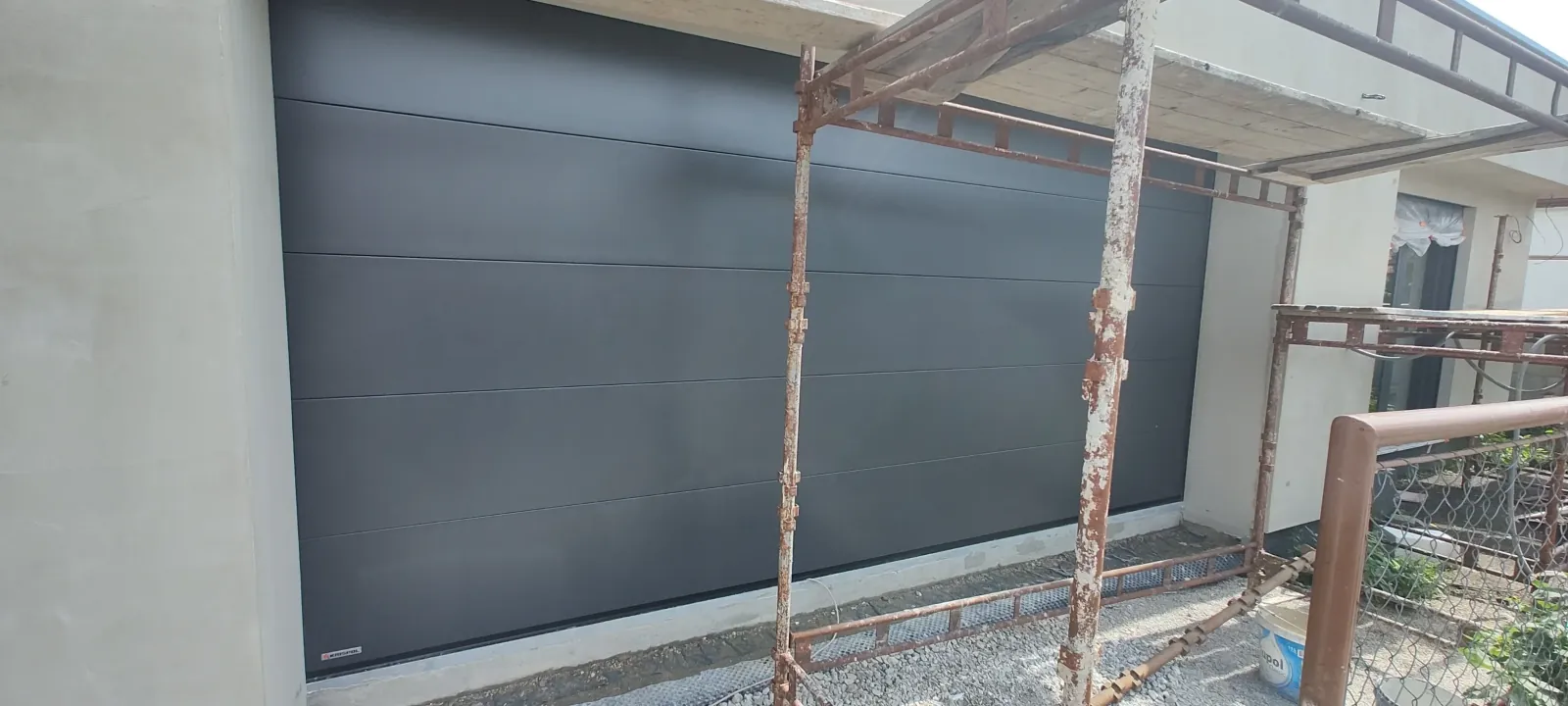 Krispol sekčná brána, Trnava