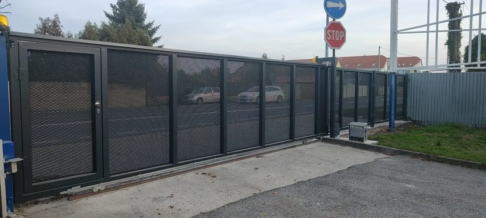 Forenza - posúvná brána 7m + oplotenie, Bratislava - výsledok